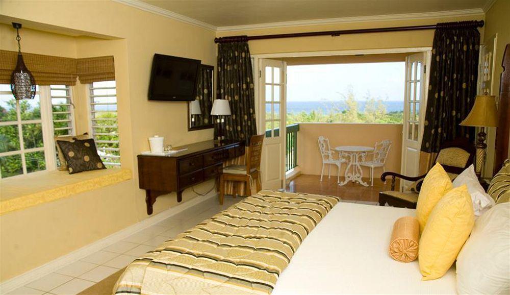 Cardiff Hotel And Spa Runaway Bay Exterior photo