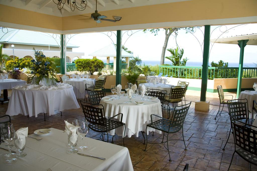 Cardiff Hotel And Spa Runaway Bay Exterior photo